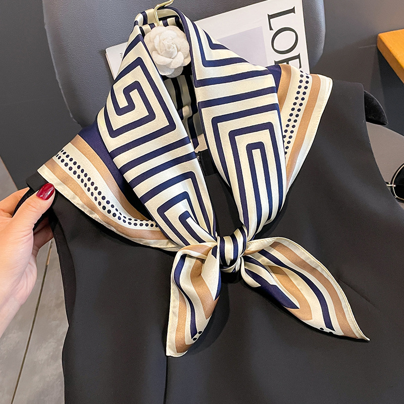 Luxury Brand Neckerchief Sprin - Wrist Wraps recension och pris